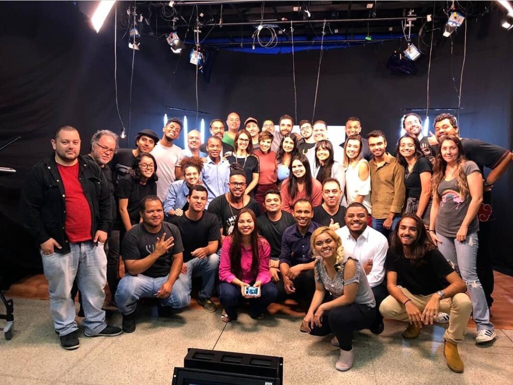 Equipe-da-Entrevista-incluindo-todas-as-turmas-e-professores